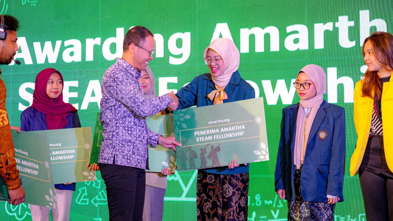 Dari 19 Ribu Pendaftar 310 Pelajar Terpilih Beasiswa Amartha Cendekia